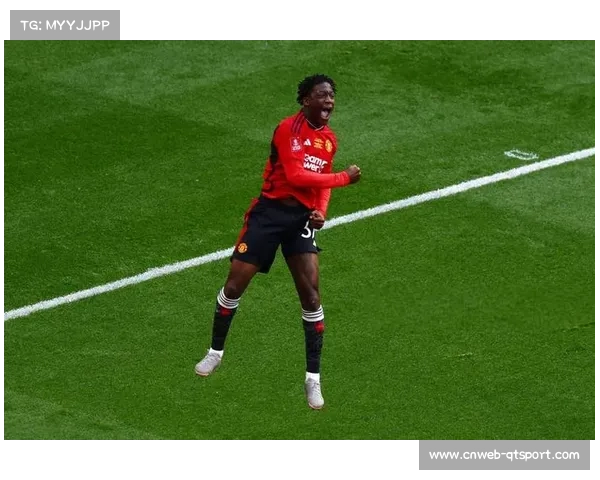 内维尔炮轰阿莫林：弃用梅努是执教曼联最大败笔